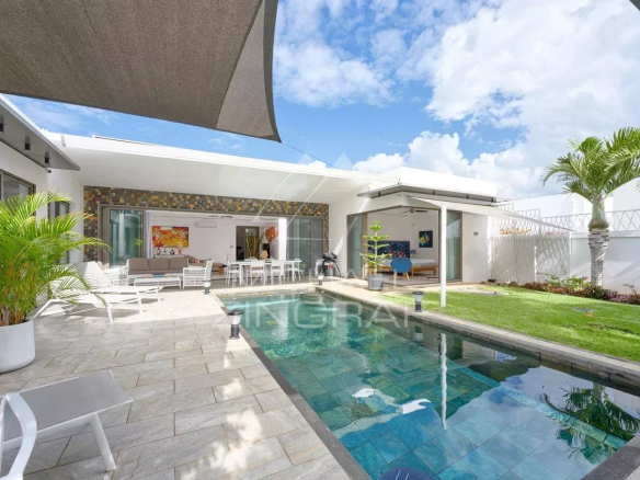 Villa contemporaine avec piscine et jardin à Grand Baie.