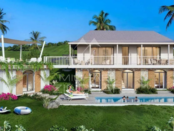 Bioclimatic villa with 3 bedrooms and private pool in Baie du Cap, surrounded by greenery.