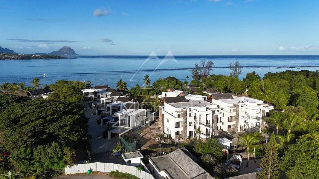 Exceptional villa in Wolmar Aerial view of a luxury villa with swimming pool and access to the lagoon in Wolmar.