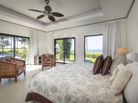 Chambre avec vue sur le lagon et le golf, Villa Lunea, Ile Maurice.