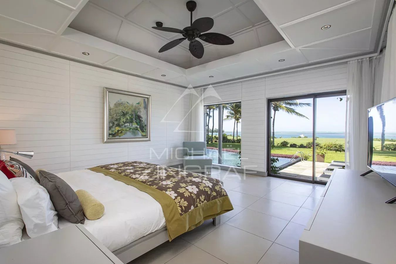 Chambre avec vue à la Villa Lunea Chambre d'une villa à l'Ile Maurice avec vue sur le lagon et le golf.