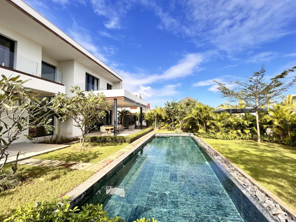Villa de luxe à Tamarin avec piscine et jardin verdoyant