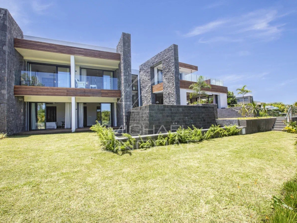 Modern villa with pool and garden, located in Haute Rive, Azuri Ocean & Golf Village.