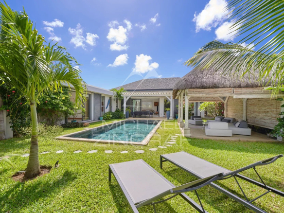 Villa de 4 chambres avec piscine et jardin tropical à Grand Baie