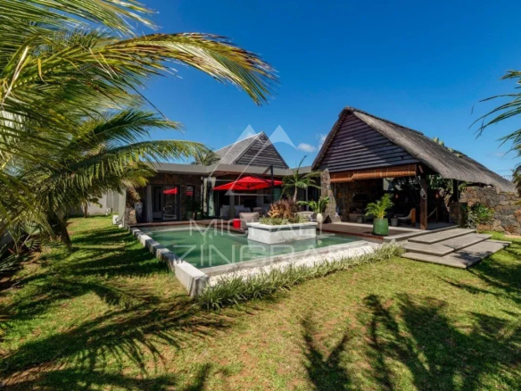 Villa contemporaine de 3 chambres avec jardin et piscine à Grand Baie, Île Maurice.