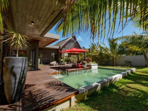 Villa contemporaine avec piscine et jardin à Grand Baie, Île Maurice.