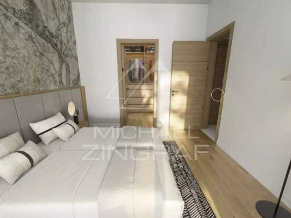Chambre d'un appartement moderne avec lit double et décoration minimaliste à Balaclava.