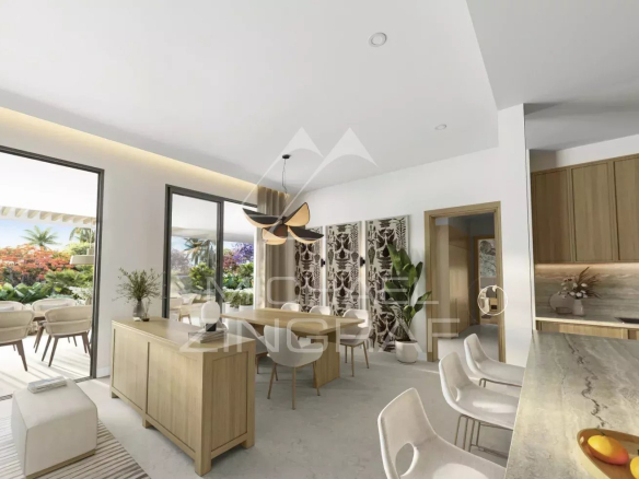 Intérieur d'un appartement moderne avec cuisine et salle à manger, vue sur un jardin tropical à Balaclava.