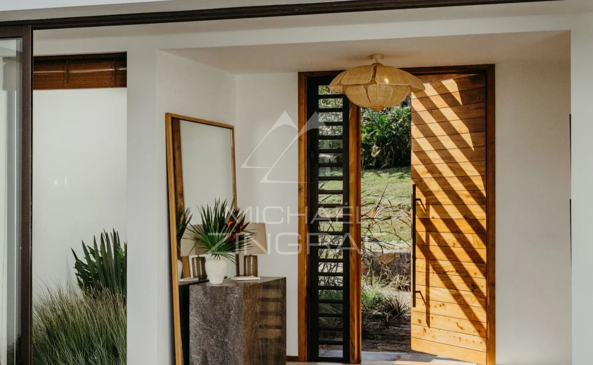 Intérieur de la Villa Vacoas Intérieur de la Villa Vacoas à Bel Ombre avec des éléments de design moderne et naturel.