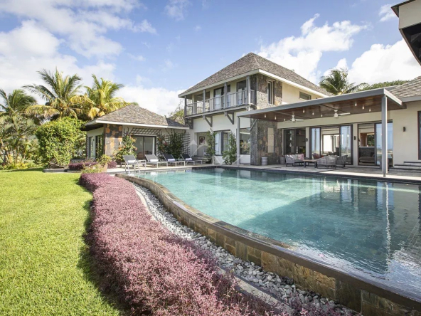 Mauritius – Villa Lunea – Panoramic view of the lagoon and golf course