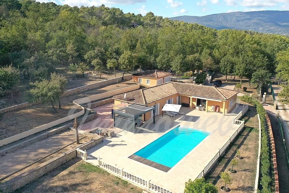 Proche centre village Villa de 170 m² avec 3 chambres