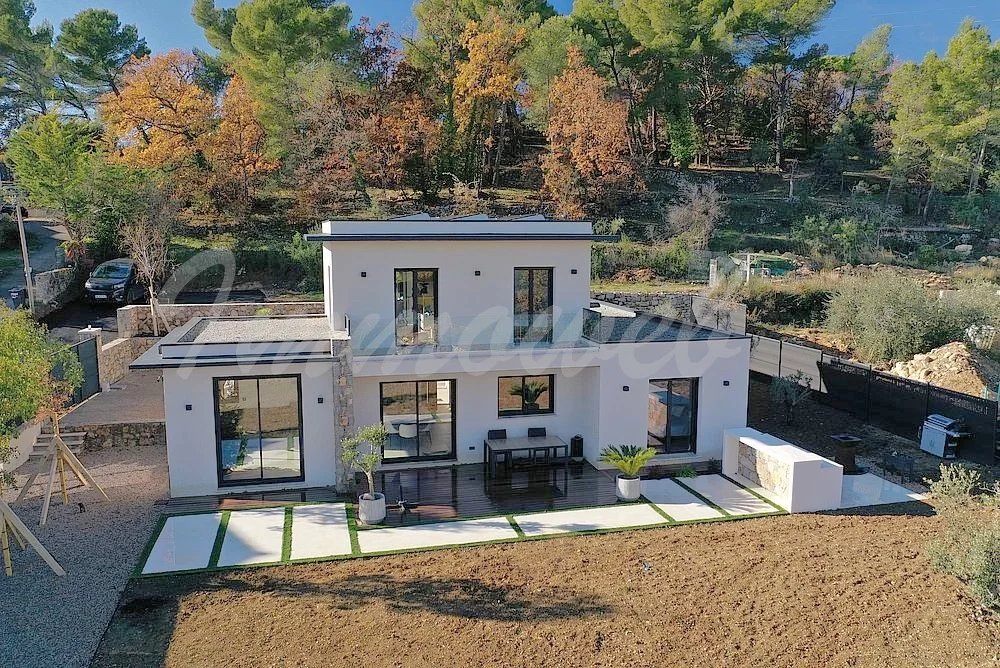 Proche centre village Belle villa de 206 m² avec 4 chambres