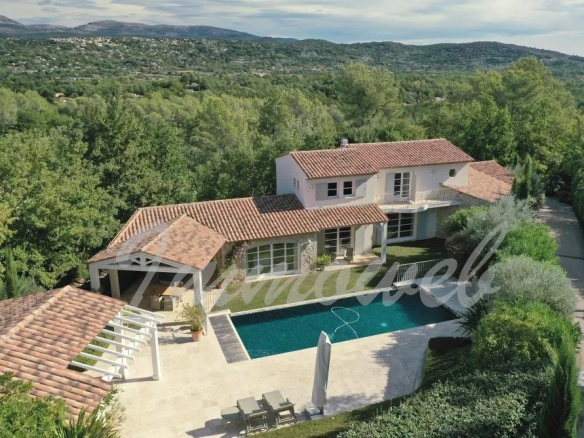 DOMAINE DE TERRE BLANCHE TOURRETTES – BEAUTIFUL VILLA OF 259 M² ON A LAND OF 2756 M²