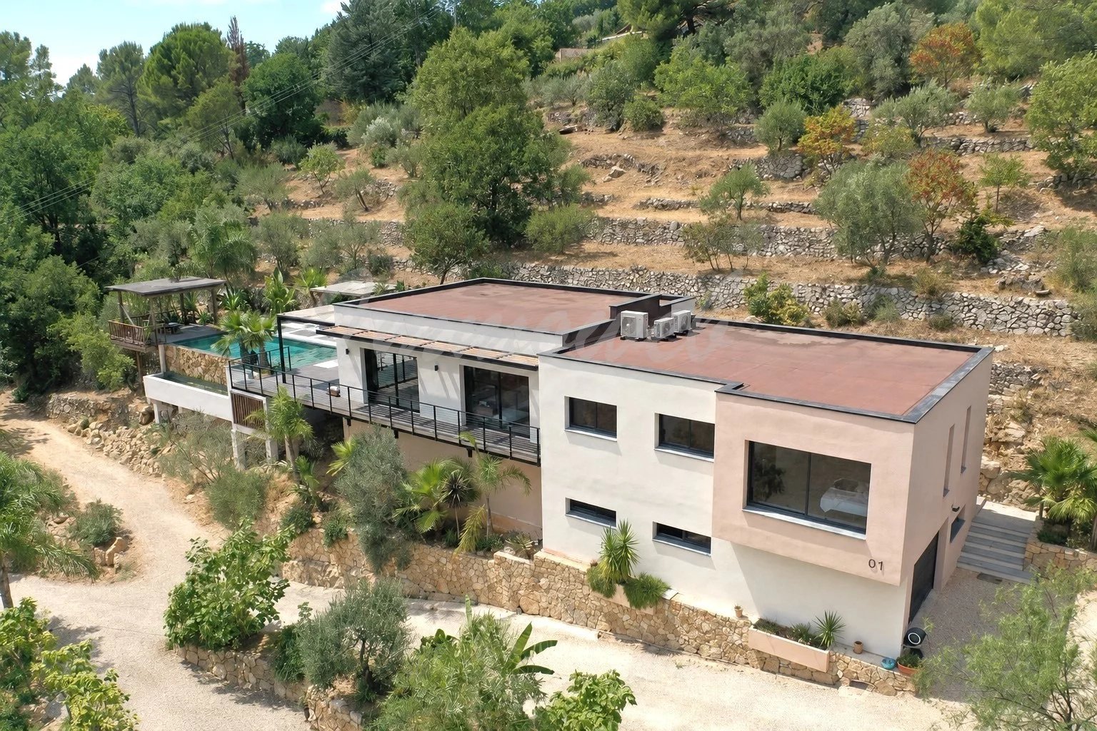 Villa contemporaine avec piscine et vue sur la nature à Fayence