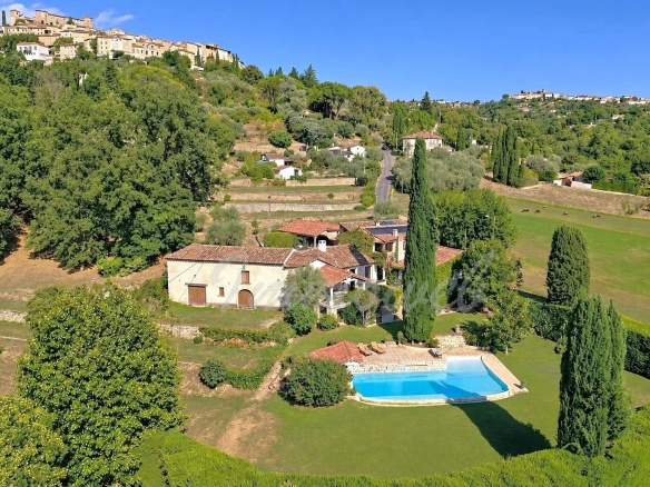 Luxury real estate photo | Charming Properties