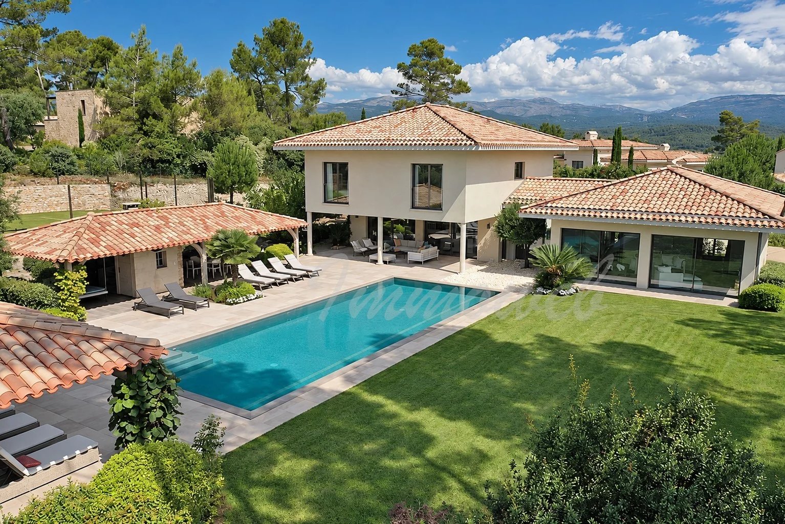 Luxury villa in Terre Blanche Contemporary villa with swimming pool and private tennis court in the Terre Blanche estate in Tourrettes.