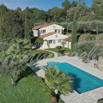 Vue Vallée Villa de 208 m² avec 5 chambres