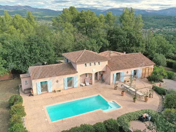 En situation dominante Villa de 152 m² avec 3 chambres