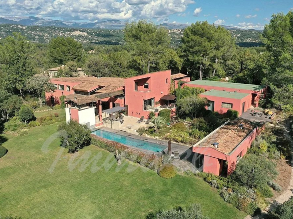 Golf de Terre Blanche Villa contemporaine de 400 m² avec 5 chambres