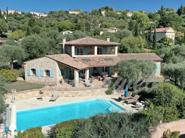 BELLE VILLA EN PIERRE DE 240 M² AVEC 4 CHAMBRES