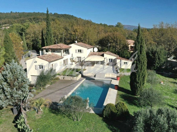 VILLA OF 300 M² WITH 4 BEDROOMS LAND OF 5000 M²