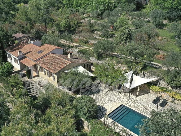 Proche village Belle villa de 180 m² avec 4 chambres