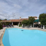 Close village of 213 m² villa with 3 bedrooms