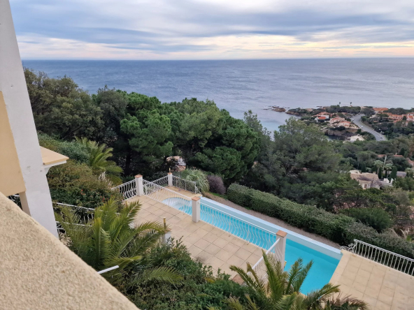 Villa with panoramic sea view – 4 apartments – Les Issambres