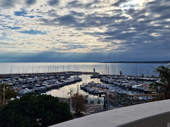 Appartement penthouse triplex 512 m² vue mer Cannes Palm Beach