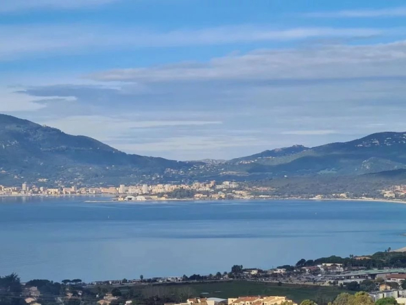 Discover this luxury villa in Porticcio with 2 swimming pools, a 6-car garage, and exceptional sea views. Confidential information available upon request.