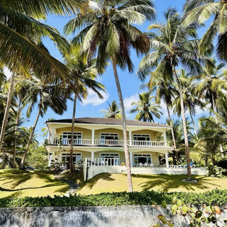 Villa de luxe pieds dans l’eau à Cabrera – Puerto Plata