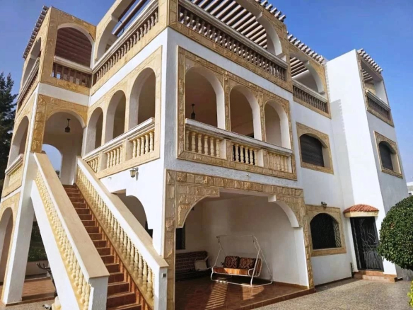 Villa de Prestige à vendre à Illigh Agadir – Vue Mer et Montagne