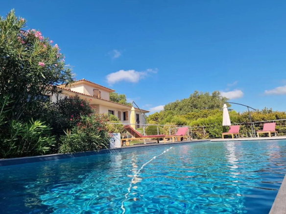 Vente propriété exclusive vue mer avec piscine à Porto-Vecchio