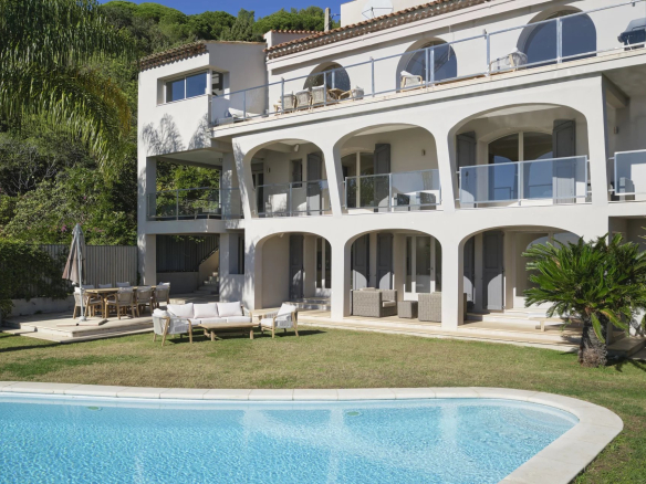 Villa de prestige vue panoramique mer à Cannes – Californie