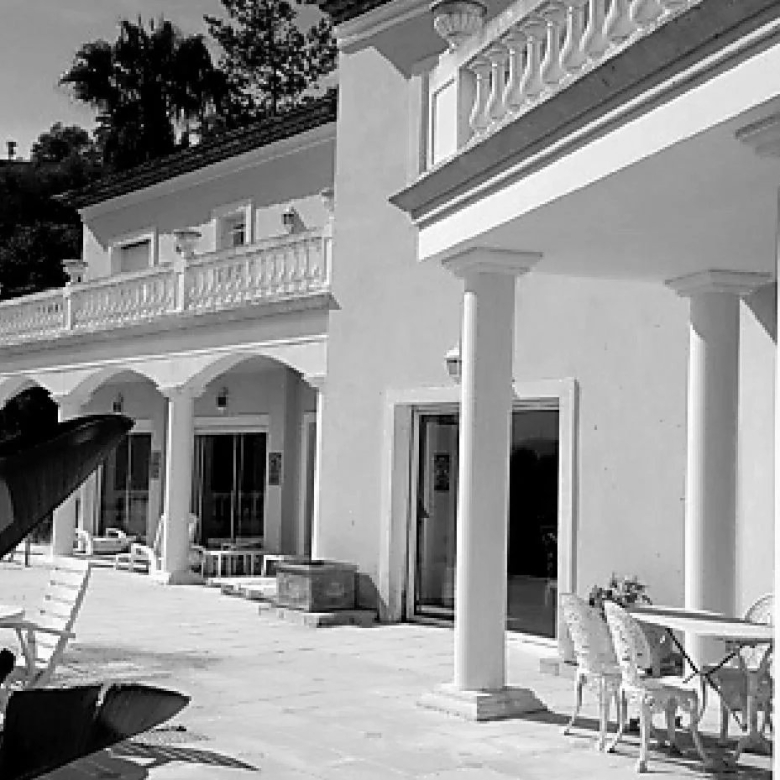 Villa-appartement vue mer à vendre à Cannes Californie (06)