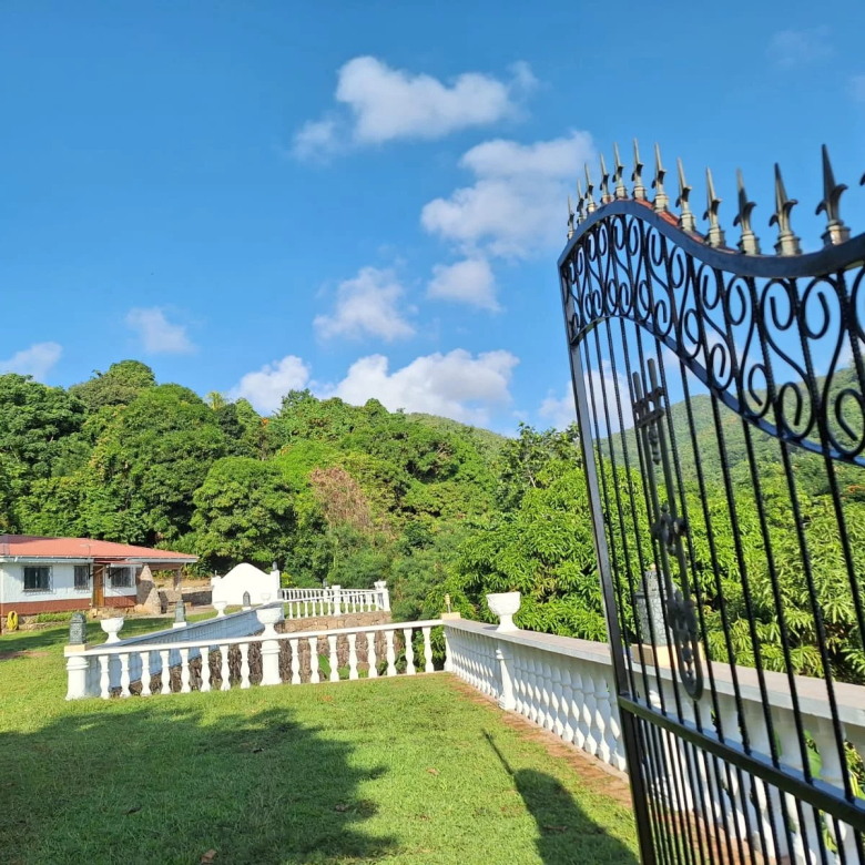 Villa luxe vue mer à vendre Mahé Seychelles – 410 m²