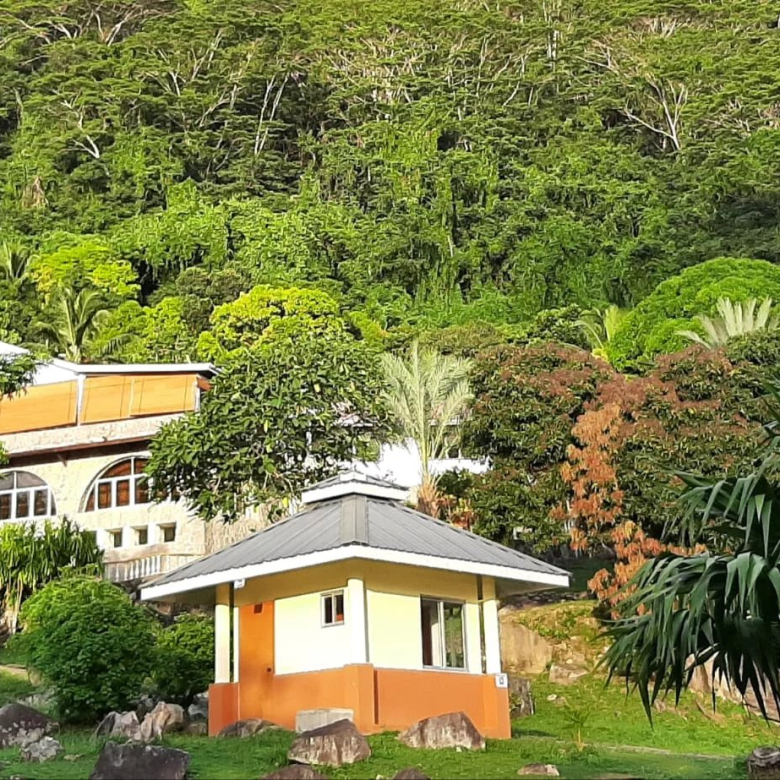 Villa vue mer à vendre Praslin Seychelles – Baie Sainte-Anne
