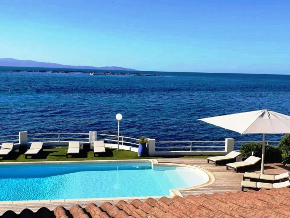 Villa pieds dans l’eau à vendre à Ajaccio – Les Sanguinaires (20000)