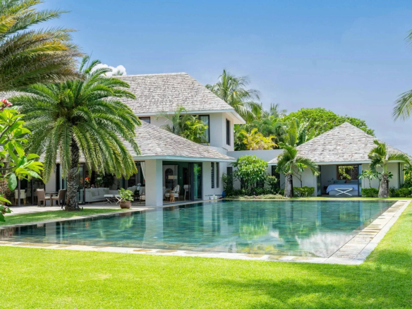 Property with Panoramic View of Lagoon and Golf in Beau Champ, Mauritius