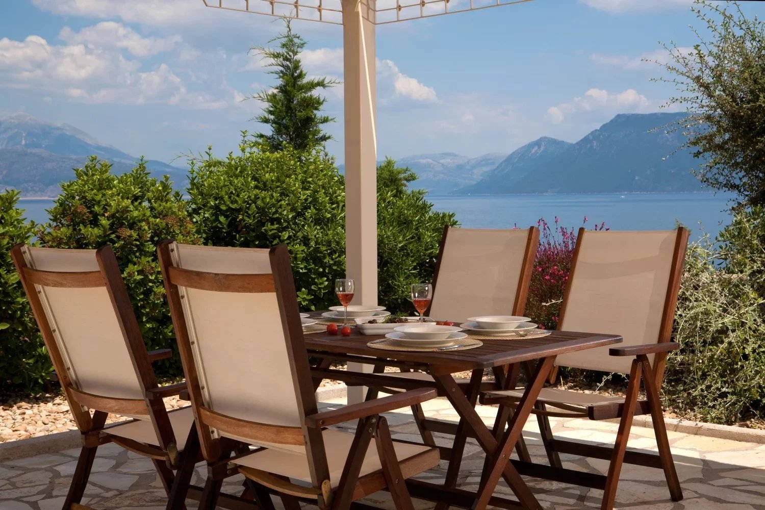 1bd83cb64b90f22b2ee44495b6db5dab_ee6d6c07bd_1500-original