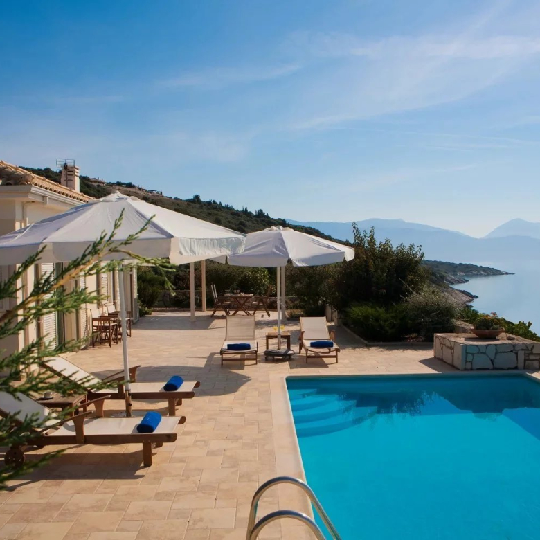 Luxury Villa in Bonifacio – Panoramic Sea, Citadel and Sardinia Views