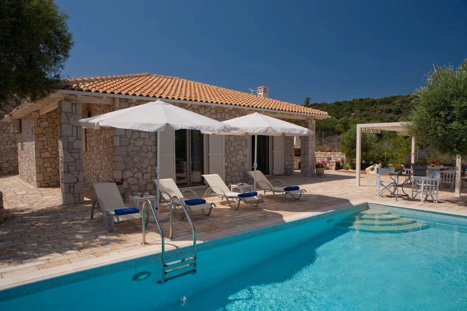 bf99bbd1921f0303b3f1d07ec63449bf_d0653b22ac_1500-original