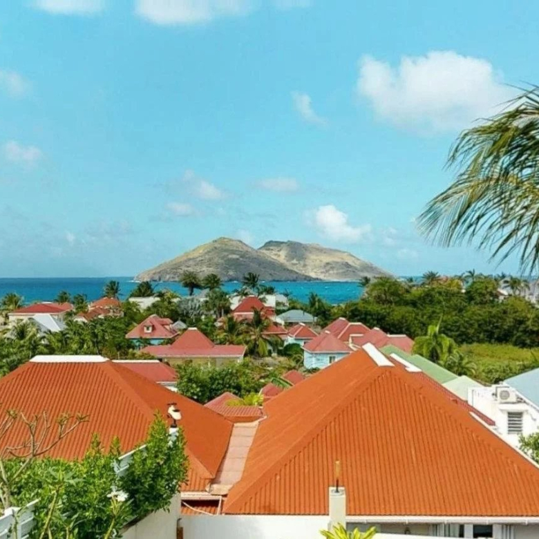 Chaumière  de  prestige  entre  golf et mer