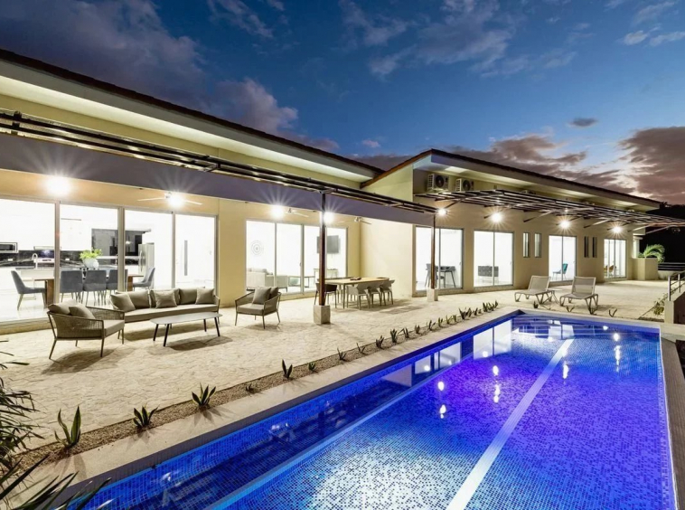 Villa Moderne avec Vue sur la Mer à Vendre à Sardinal, Costa Rica