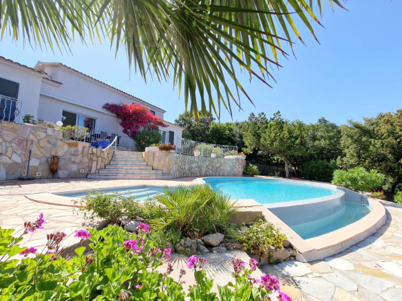 Villa de Luxe à Cala d’Oru, Solenzara – Corse
