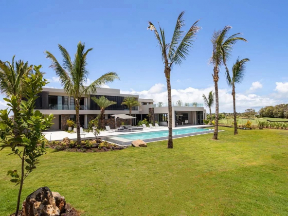 Luxury Villa with Breathtaking Golf View in Beau Champ, Mauritius