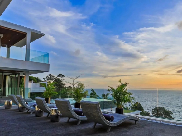Silver Moon Panoramic Sea View Villa in Cape Amarin, Phuket
