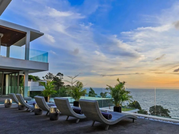 Silver Moon Panoramic Sea View Villa in Cape Amarin, Phuket