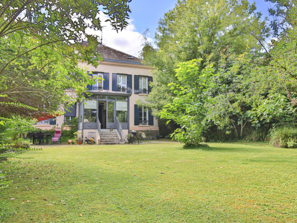 House - Esbly - 330m²