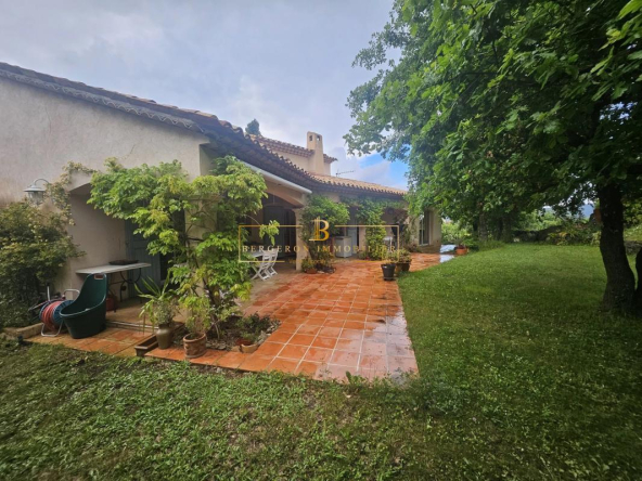 4 BEDROOM villa with swimming pool